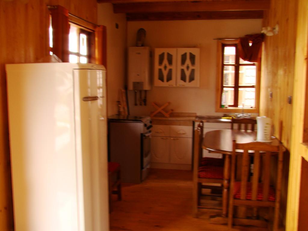 Hosteria Catalina Sm Hornopiren Rum bild